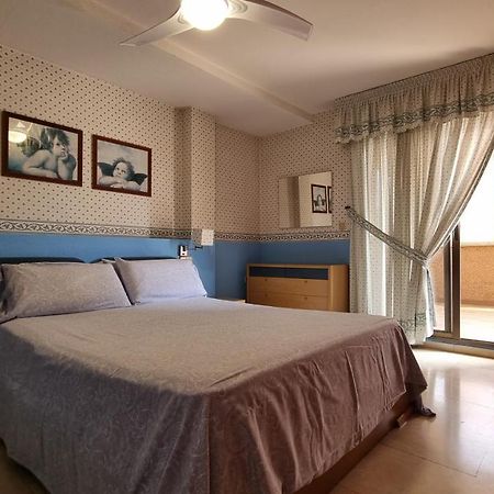 Atico Con Terraza Y 2 Habitaciones En Casco Antiguo Benidorm Luaran gambar