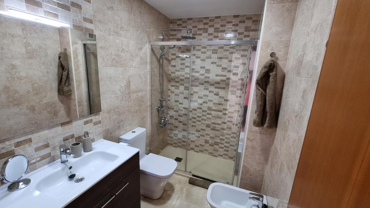 Atico Con Terraza Y 2 Habitaciones En Casco Antiguo Benidorm Luaran gambar