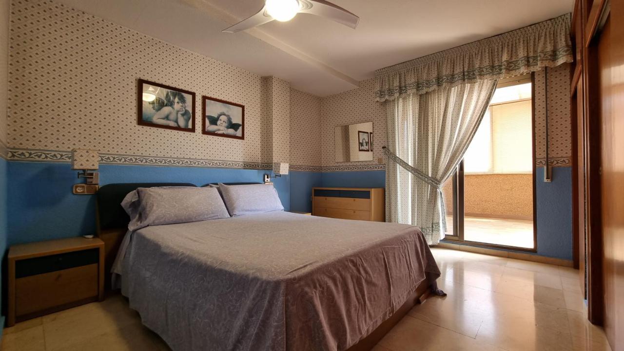Atico Con Terraza Y 2 Habitaciones En Casco Antiguo Benidorm Luaran gambar