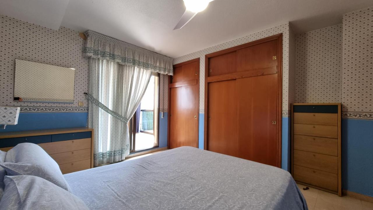 Atico Con Terraza Y 2 Habitaciones En Casco Antiguo Benidorm Luaran gambar